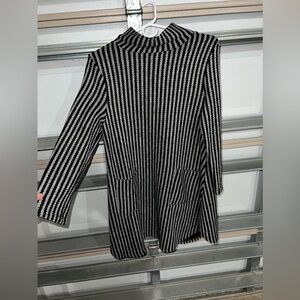 Ladies black and white dress size XL